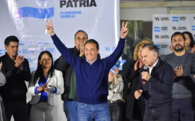 Andrés Watson cerró la campaña en Florencio Varela, alentó a “ir convencidos con la boleta de Fuerza Patria a las urnas y defender con honor la democracia en el distrito”