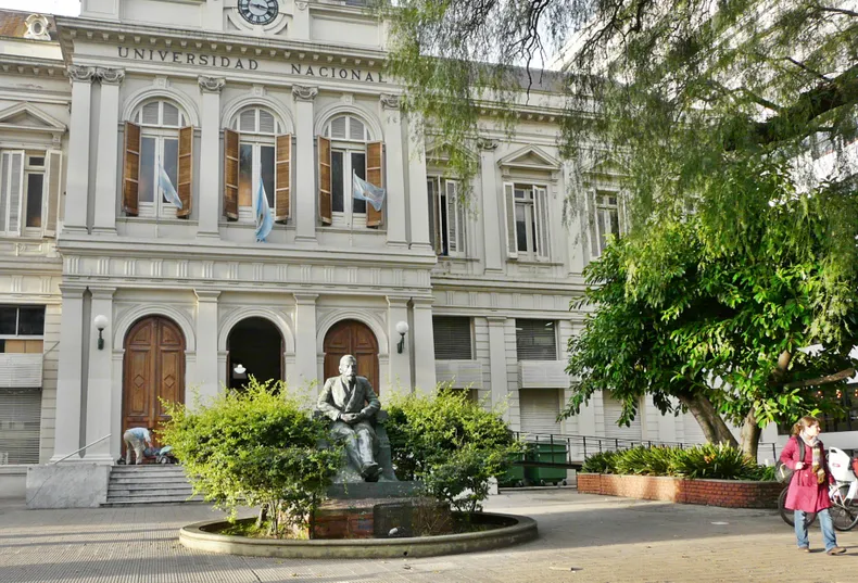 El jueves 11 de septiembre habrá asueto académico en facultades y colegios de la UNLP