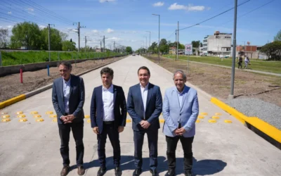 Axel Kicillof y Andrés Watson inauguraron nuevos asfaltos en el barrio Villa Argentina