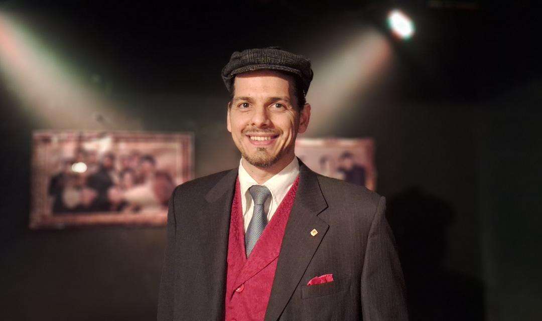 Hermes Molaro: El actor de Florencio Varela que conquista la Avenida Corrientes.