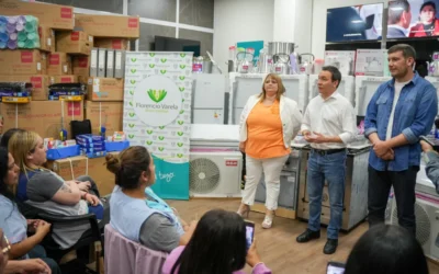 Watson entregó aires acondicionados,  electrodomésticos y artículos de cocina entre otros recursos a instituciones varelenses