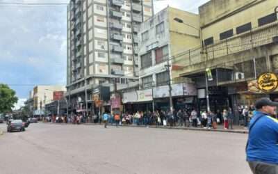 Pocos colectivos y alta demanda: el sufrimiento de los pasajeros afectados por el paro