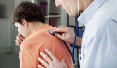 Tos convulsa, ¿cómo prevenirla?: Refuerzan la vacunan en los centros de salud varelenses