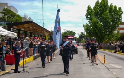 Colorido desfile de nuestros Bomberos Voluntarios por sus 70 años
