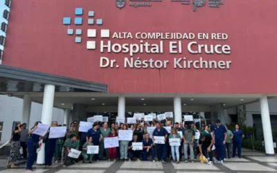 Paro y ruidazo en el Hospital El Cruce contra la privatización que analiza Nación y aumento salarial