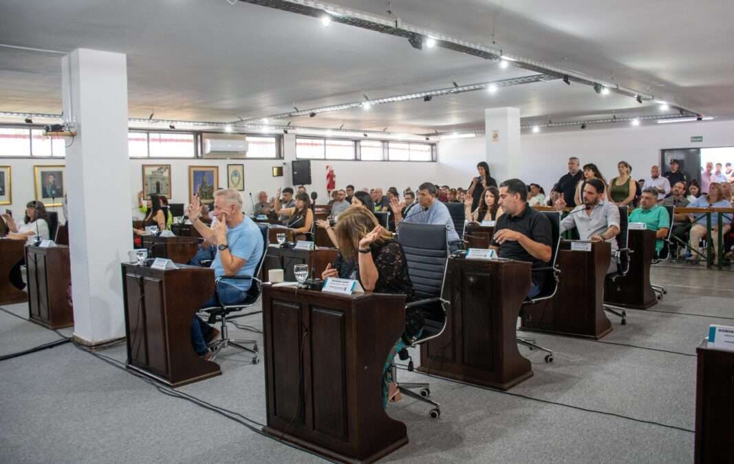 En tiempo récord y sin debate el concejo deliberante convalido el estado de emergencia del transporte en Florencio Varela por un año