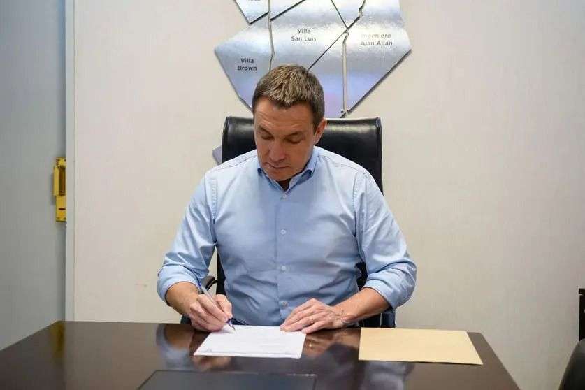 Watson revocó la concesión a la empresa “Transportes San Juan Bautista S.A.” y fue respaldado por unanimidad en el Concejo Deliberante