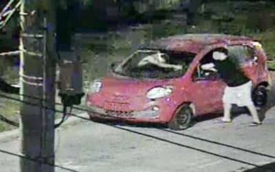 Intentaron robar un auto y fueron detenidos en Villa  Aurora