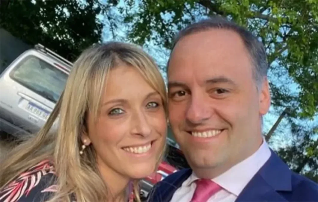 Adorni compró un departamento en Caballito sin vender su vivienda anterior