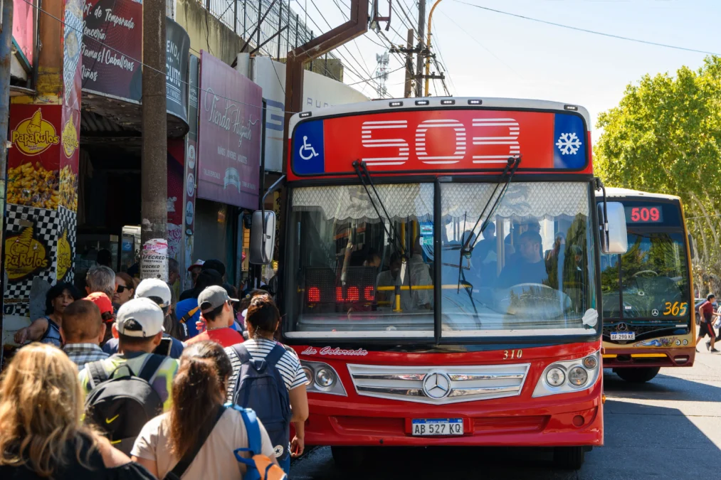 Watson anunció la normalización del servicio de las líneas locales:” Las empresas absorbieron 299 trabajadores de la SJB”