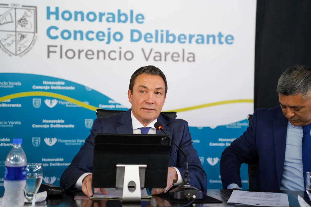 Watson en la apertura de sesiones del concejo: Denunció al gobierno de Milei por “el cierre de empresas” y definió “la educación, la obra pública y el empleo como ejes de su gestión”