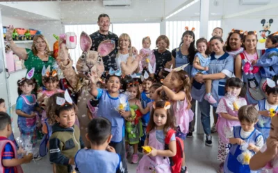 El Municipio entregó útiles escolares y huevos de Pascua a los 11 CDI varelenses