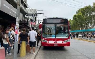 Circulan menos colectivos: cuándo se normaliza el servicio