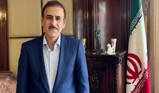 El máximo diplomático de Irán abandonó la Argentina tras ser expulsado por Milei