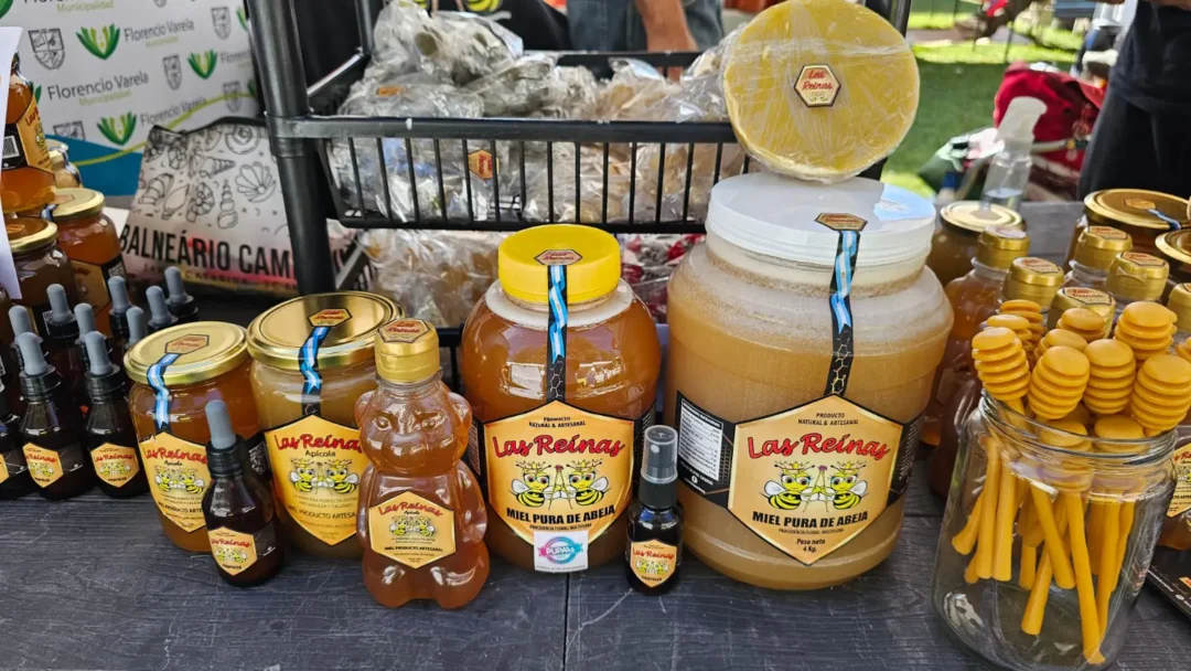 “Apícola Las Reinas”, de emprendimiento varelense a producción regional