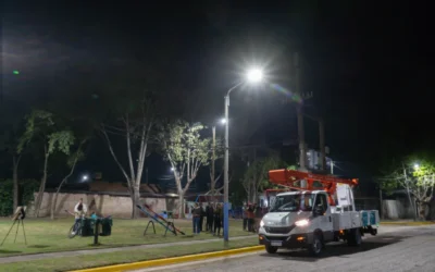 Florencio Varela: la localidad Santa Rosa full LED