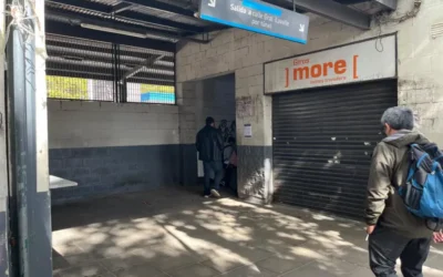 Instalación de molinetes en la estación de tren de Florencioo Varela