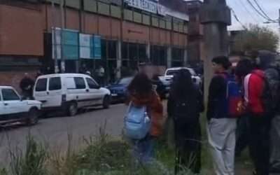 VIDEO. Susto en la Técnica Nº 1 de Bosques: Evacuaron el edificio por fuego en una caldera