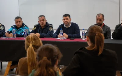 En reunión sobre seguridad afirman que instalaron en Varela: “667 cámaras, 71 vehículos de Guardia Comunal y 65 barrios con iluminación LED»