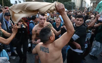La misa del adiós: miles se lanzan a las calles y las plazas en todo el país para despedir al Indio