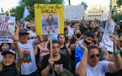 La Policía asesinó a su hijo y hoy cocina para su barrio San Eduardo: la manera en la que la familia de Lucas González es un “poco feliz”