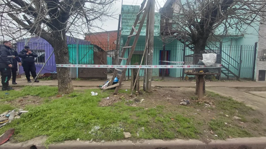 DESCARGA FATAL. Un hombre falleció electrocutado al intentar manipular de manera clandestina cables del tendido eléctrico.