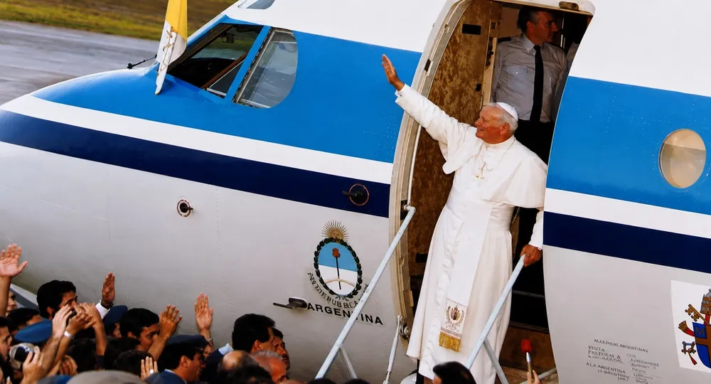 Juan Pablo II, el único papa que llegó a la Argentina