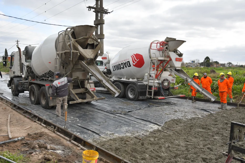 Se reactivó la pavimentación de la avenida Cariboni en Florencio Varela