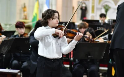 La Orquesta Sinfónica Municipal junto al talentoso violinista Marcos Carreras deleitaron al público en la Parroquia San Juan Bautista