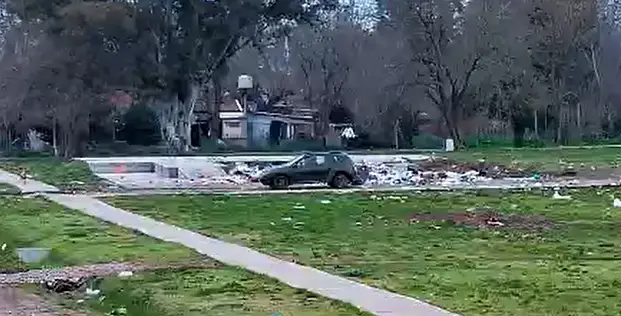 arrojo de basura