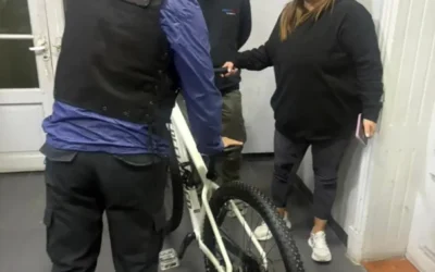 Dejó su bici fuera de un comercio en zona céntrica de Varela, se la robaron y la Policía la recuperó