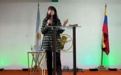 Histórico: Una varelense será la intérprete de Lengua de Señas del Papa León XIV