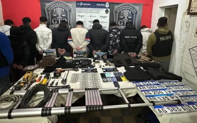 VIDEO. Cayó banda de entraderas en Florencio Varela: 11 detenidos, camioneta Ram robada, Glock y chalecos antibalas listos para salir a robar