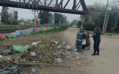 Villa Arias: Accionar municipal ante el arrojo de basura en la vía pública