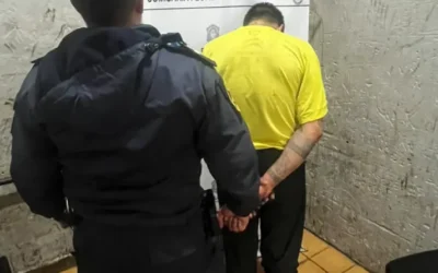 Insólito: escapaban armados y uno de ellos terminó arriba del techo de una vecina en Varela