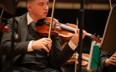 De la Orquesta Escuela de Florencio Varela a Italia: Fabricio Mendoza, el violinista de 21 años que ganó una beca en Bolzano y necesita ayuda para viajar
